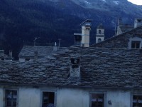 Die Beamer auf dem Dach in ihren Allwetterkisten