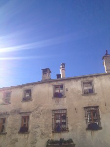 Beamer auf dem Dach in ihren Allweterkisten